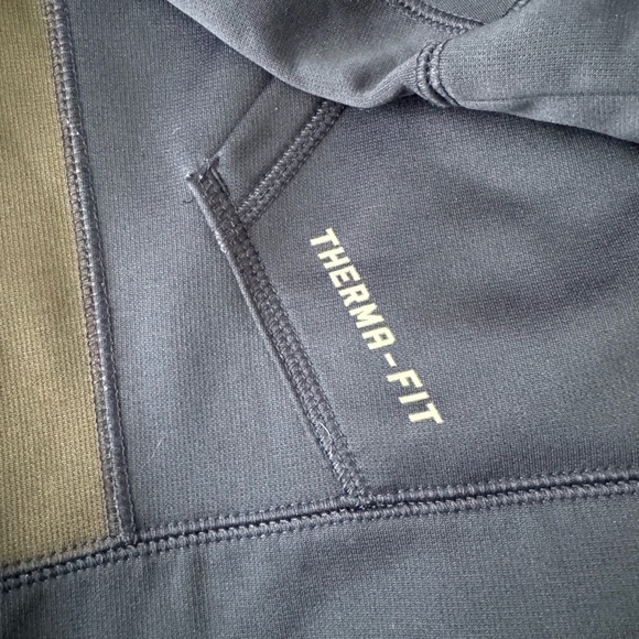 MICHIGAN BASKETBALL NIKE THERMA-FIT HOODIE - Picture 10 of 16